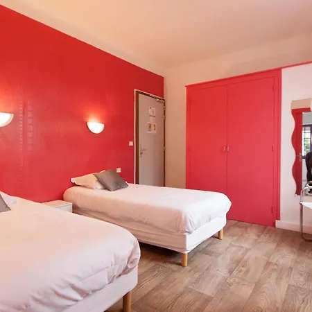 Le Pavillon Bleu Restaurant 2* רויאן