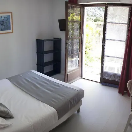 Le Pavillon Bleu Restaurant רויאן