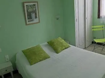 Le Pavillon Bleu Restaurant Hotel