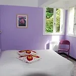 Hotell Le Pavillon Bleu 2*