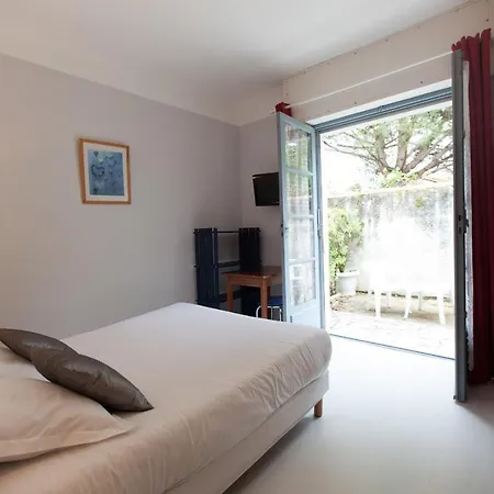 ホテル Le Pavillon Bleu Restaurant ロワイヤン