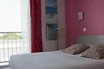 Le Pavillon Bleu Restaurant 2* ロワイヤン