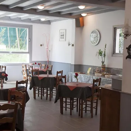 ホテル Le Pavillon Bleu Restaurant 2*