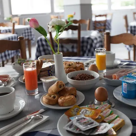 Le Pavillon Bleu Restaurant ホテル ロワイヤン