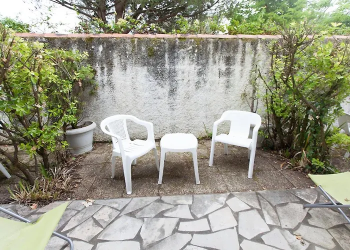 Le Pavillon Bleu Restaurant ロワイヤン