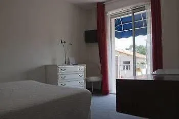 Le Pavillon Bleu Restaurant فندق