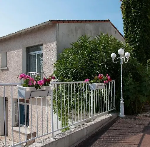 فندق Le Pavillon Bleu Restaurant رويا