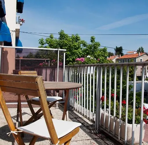 Le Pavillon Bleu Restaurant 2* رويا