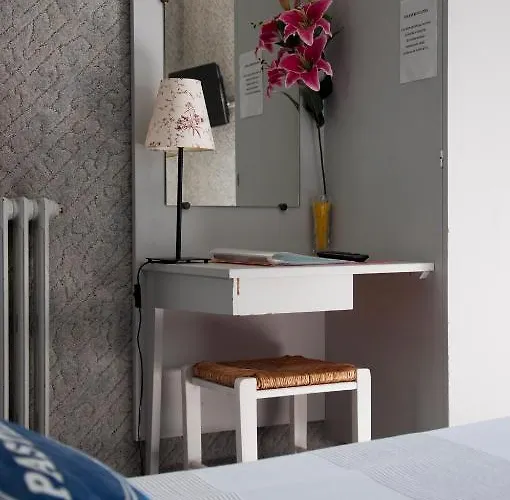 Le Pavillon Bleu Restaurant ロワイヤン