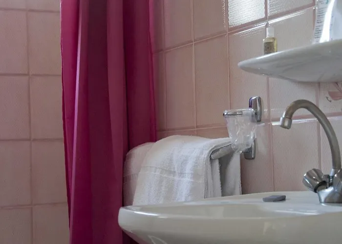 Le Pavillon Bleu Restaurant فندق رويا